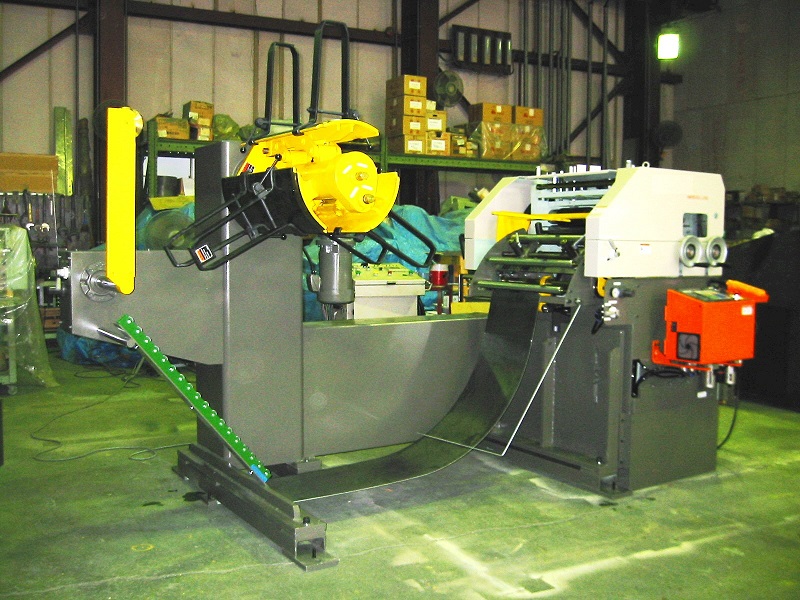 Leveler feeder for electric industries to produce digital camera and video parts