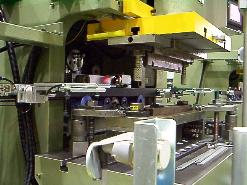 Built-In Type Transfer Robot